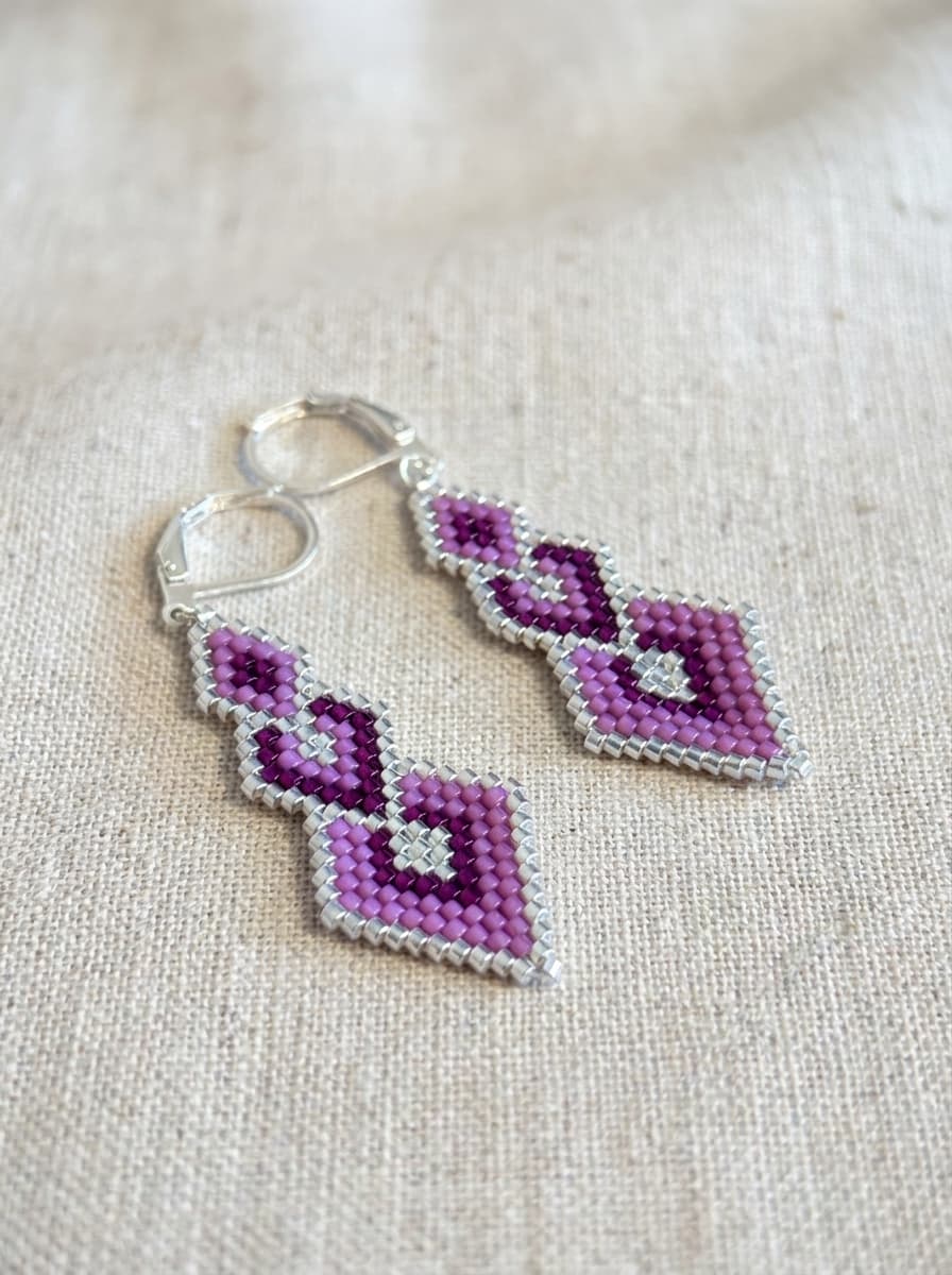 fialova barva symbol magie elegance nadprirozeno
